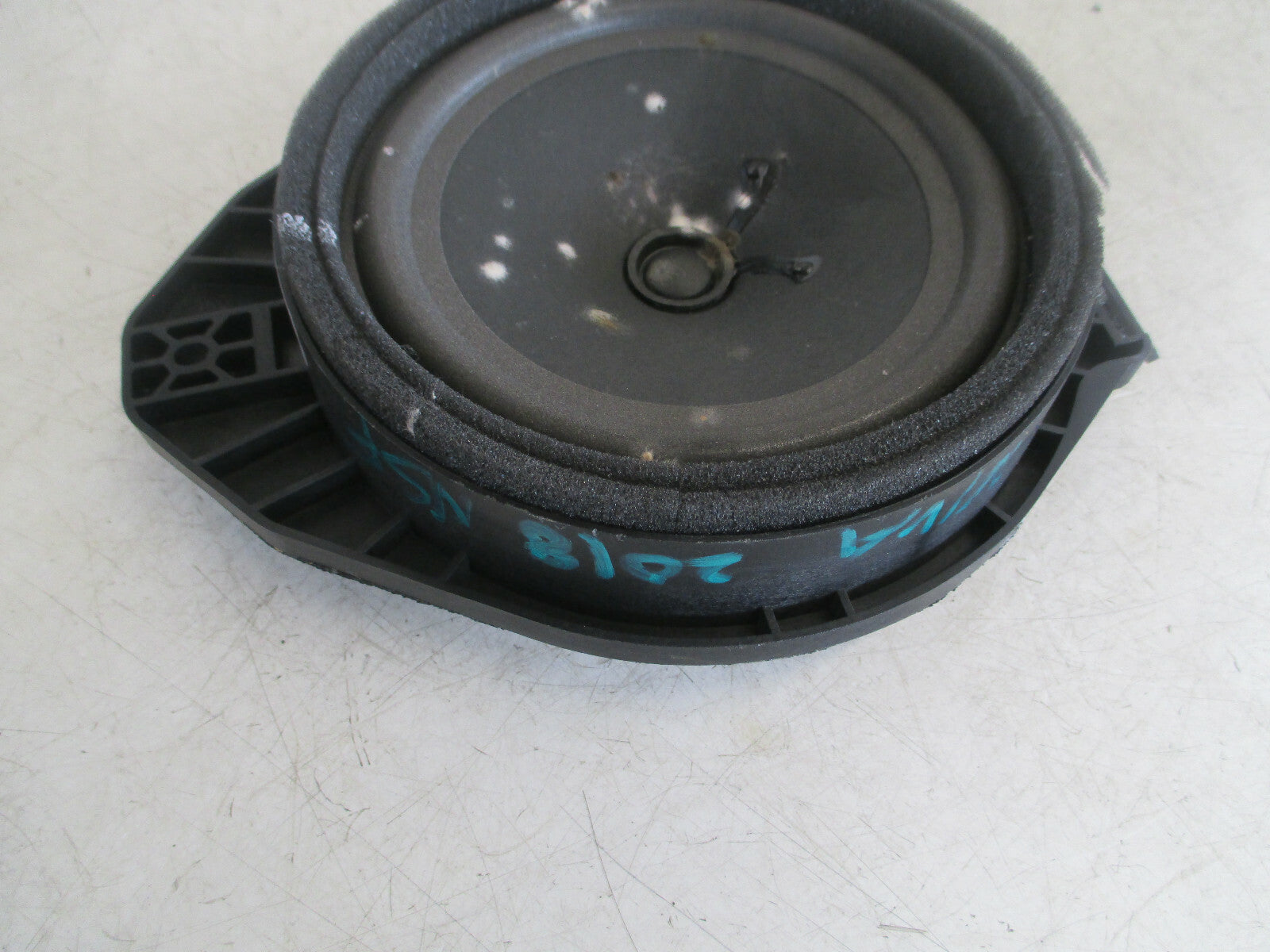 VAUXHALL VIVA 2018 NSF PASSENGER SIDE FRONT DOOR SPEAKER 42518288