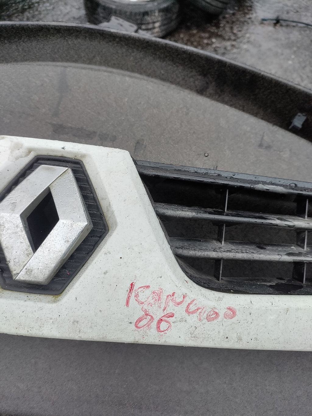 2006 RENAULT KANGOO MK1 FRONT GRILLE GRILL WHITE