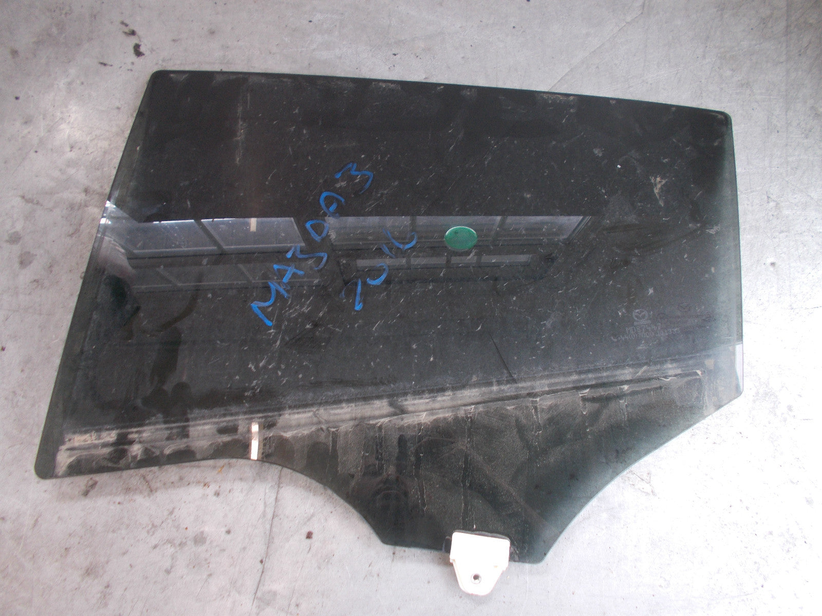 MAZDA 3 BM (MK3) 2016 NSR PASSENGER SIDE REAR DOOR WINDOW GLASS