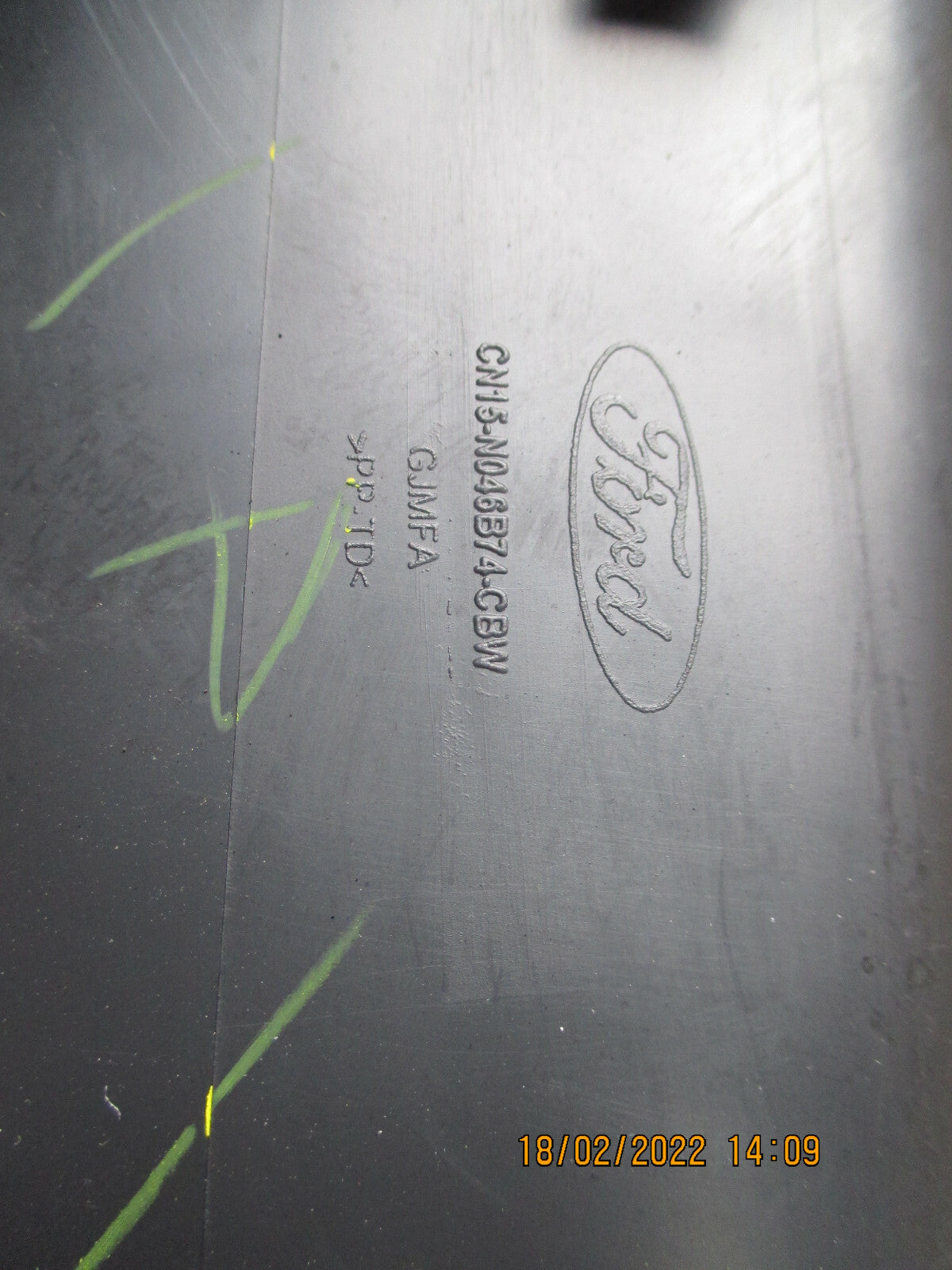 FORD ECO SPORT 2016 TOP PLASTIC DASH TRIM RADIO SCREEN SURROUND CN15-N046B74-CBW