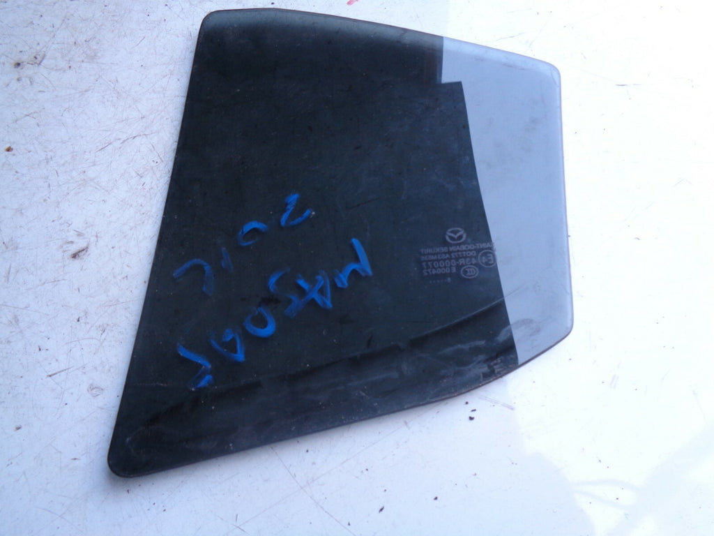 MAZDA 3 BM MK3 2016 OSR DRIVER SIDE REAR DOOR 1/4 QUARTER GLASS
