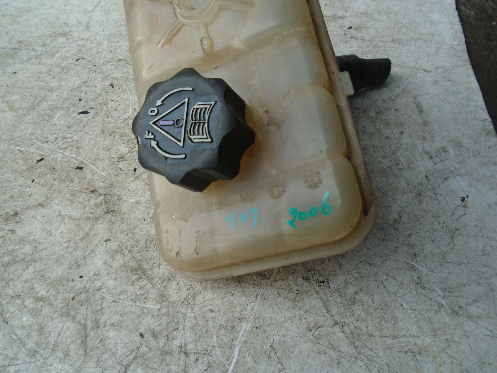 PEUGEOT 407 2006 COOLANT EXPANSION BOTTLE TANK