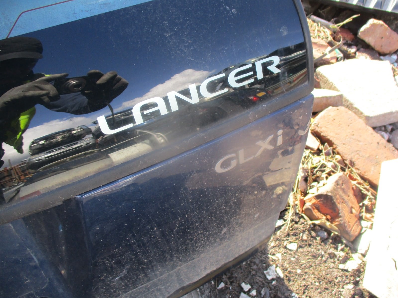 2000 MITSUBISHI LANCER ESTATE BOOTLID BOOT TAILGATE COMPLETE BLUE