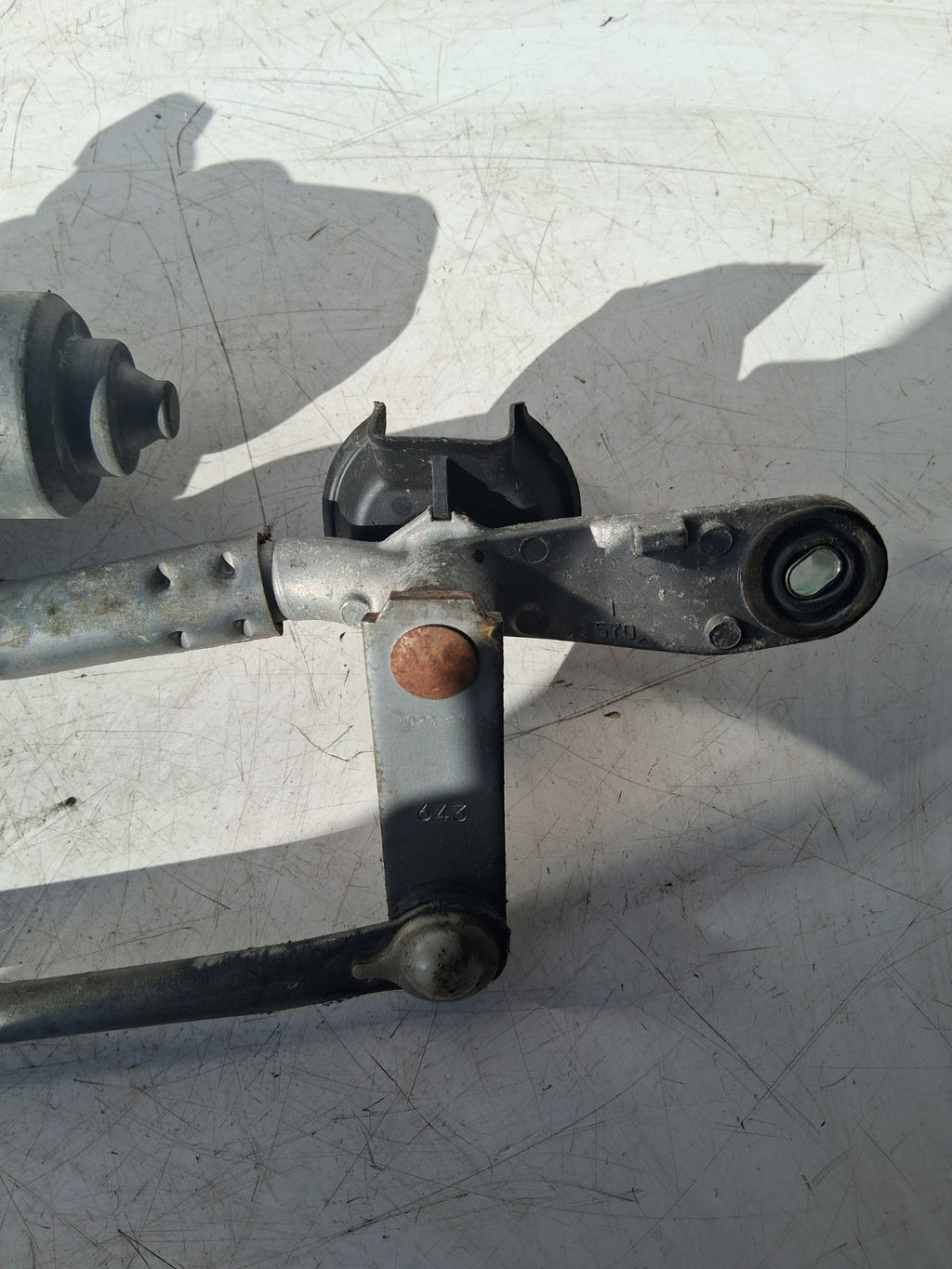 2013 MAZDA CX5 FRONT WINDSCREEN / SHIELD WIPER MOTOR LINKAGE KD7767340A
