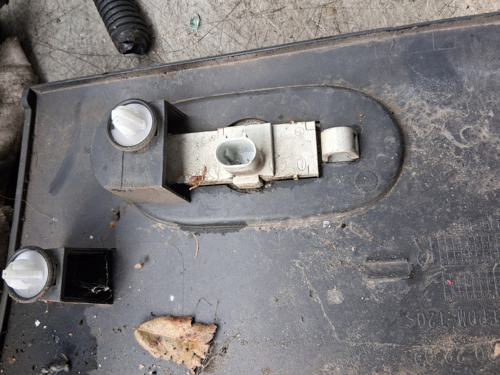2023 MERCEDES SPRINTER OS DRIVER SIDE REAR MOULDING TRIM A9106907800