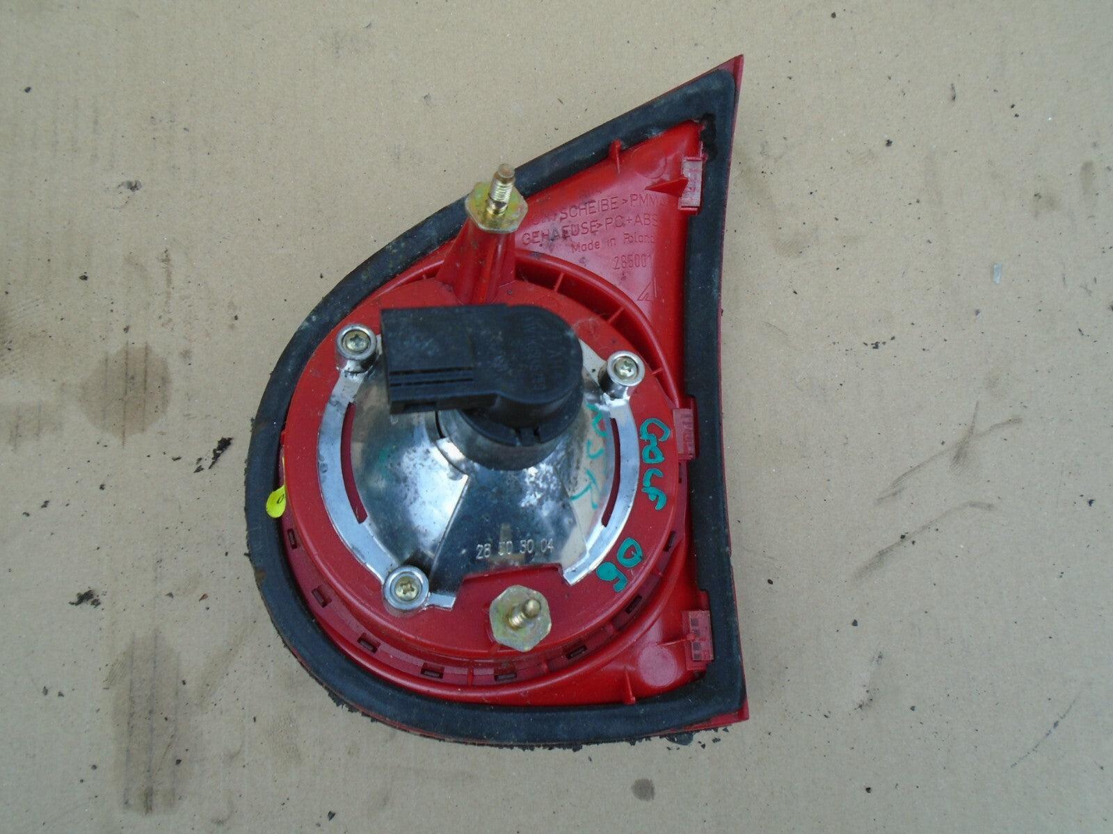 VW VOLKSWAGEN GOLF MK5 2005 NSR PASSENGER SIDE REAR INNER BRAKE LIGHT 285001