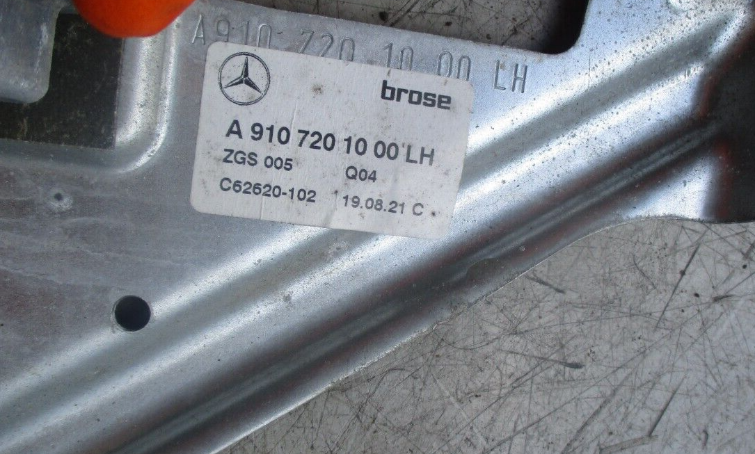 2021 MERCEDES SPRINTER NSF PASSENGER SIDE WINDOW MOTOR & REGULATOR A9107201000