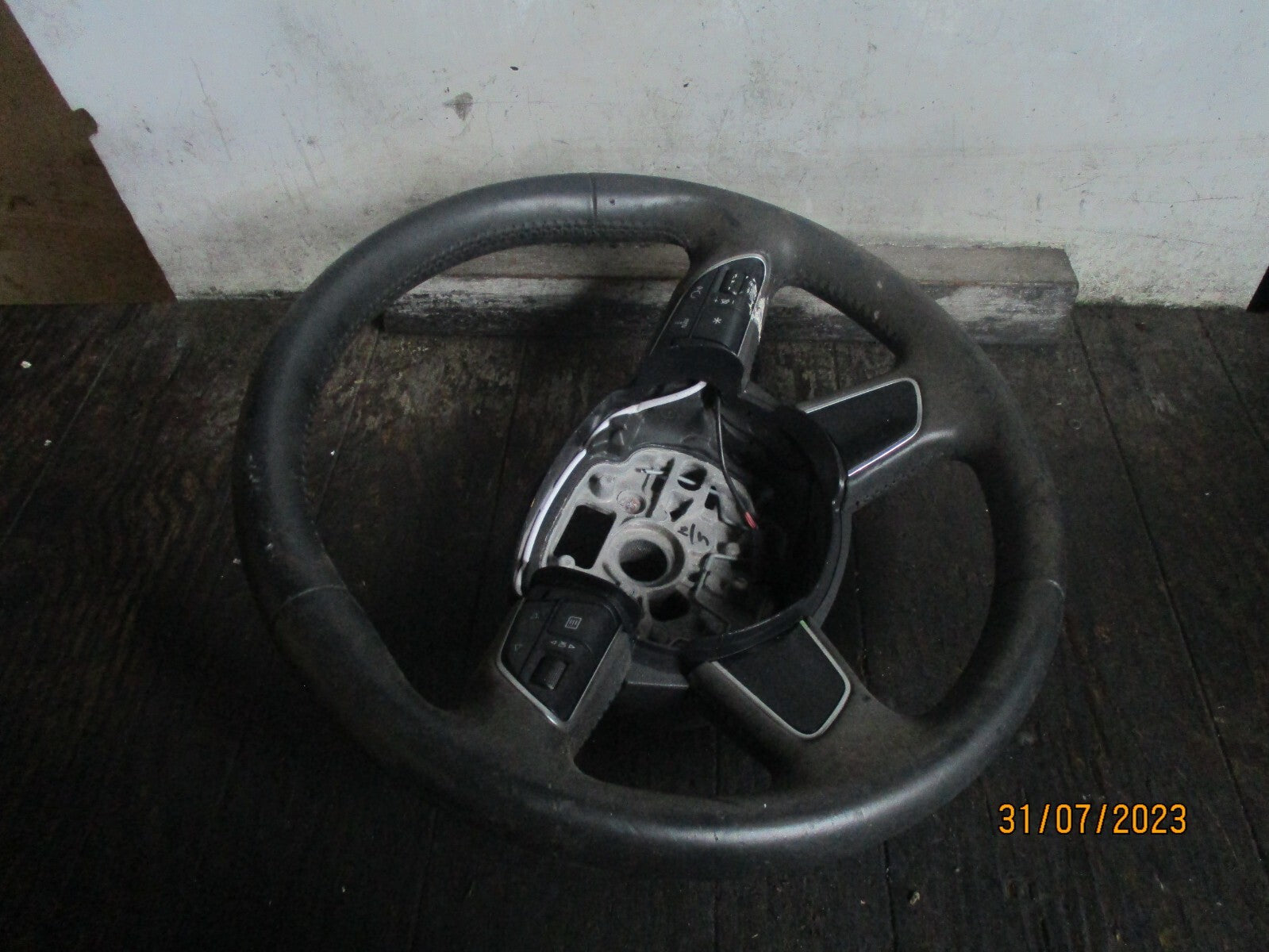 AUDI A6 2017 MULTIFUNCTIONAL STEERING WHEEL