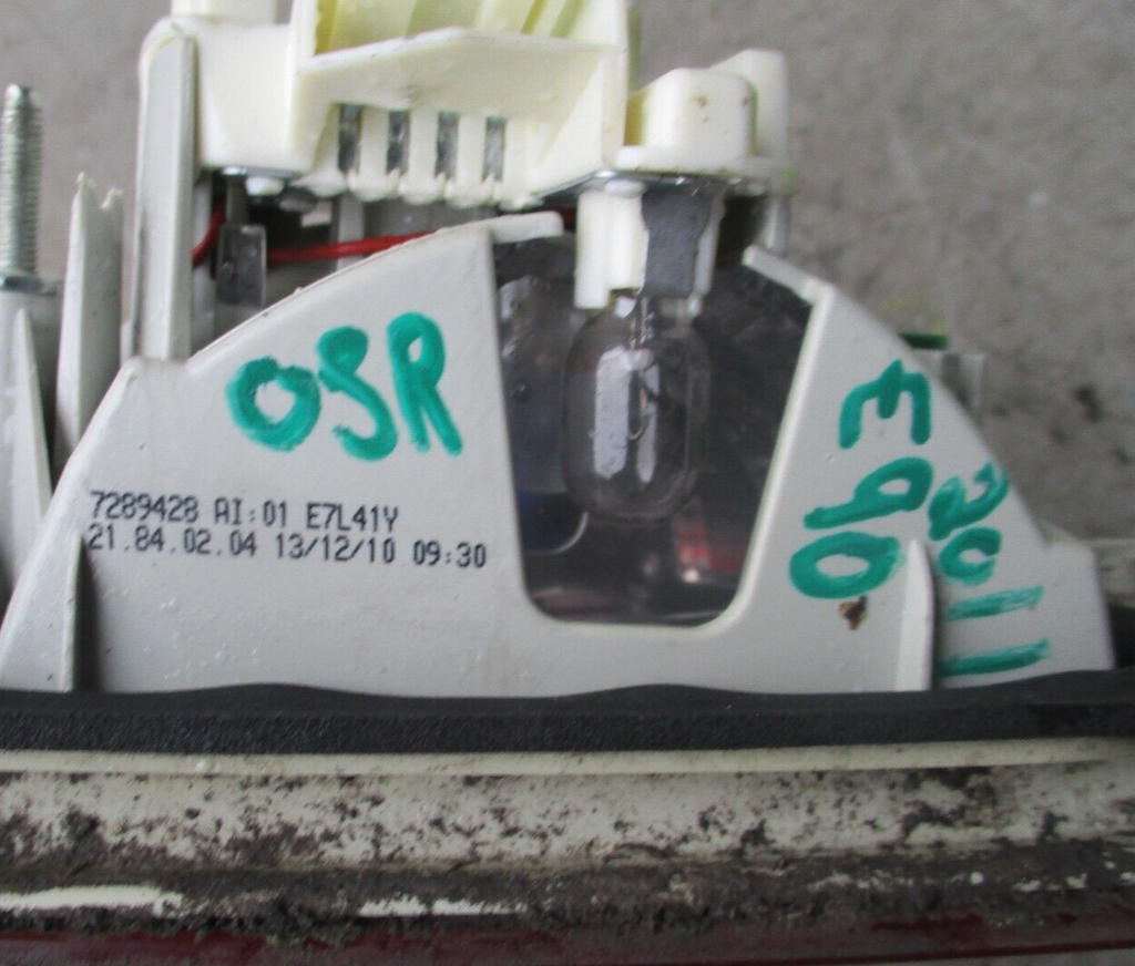 2011 BMW E90 OSR RIGHT REAR INNER BOOT LID LIGHT LAMP 218402