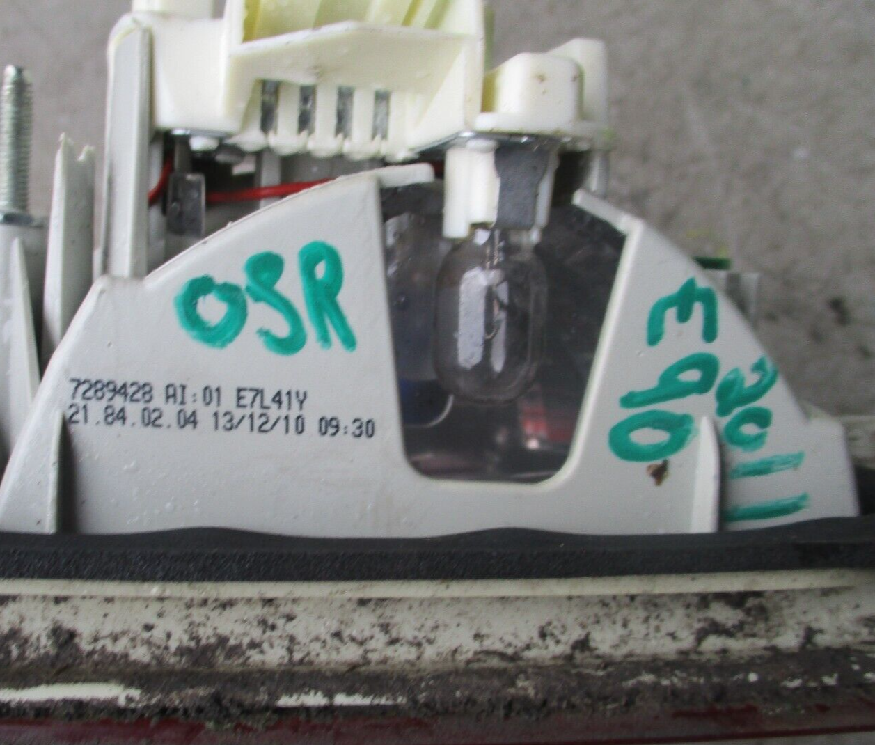 2011 BMW E90 OSR RIGHT REAR INNER BOOT LID LIGHT LAMP 218402