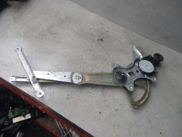 2003 TOYOTA RAV4 NSF PASSENGER SIDE WINDOW MOTOR & REGULATOR 8572032150