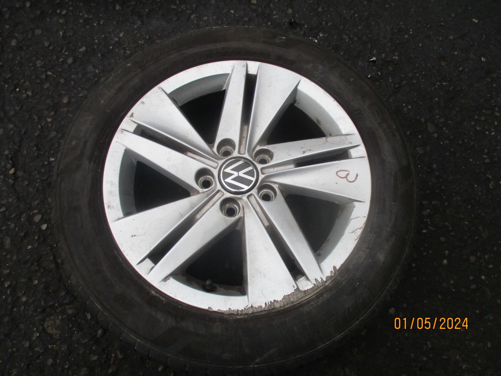 2023 VW VOLKSWAGEN GOLF MK8 16 INCH ALLOY WHEEL WITH TYRE 205/55R16 REF 3