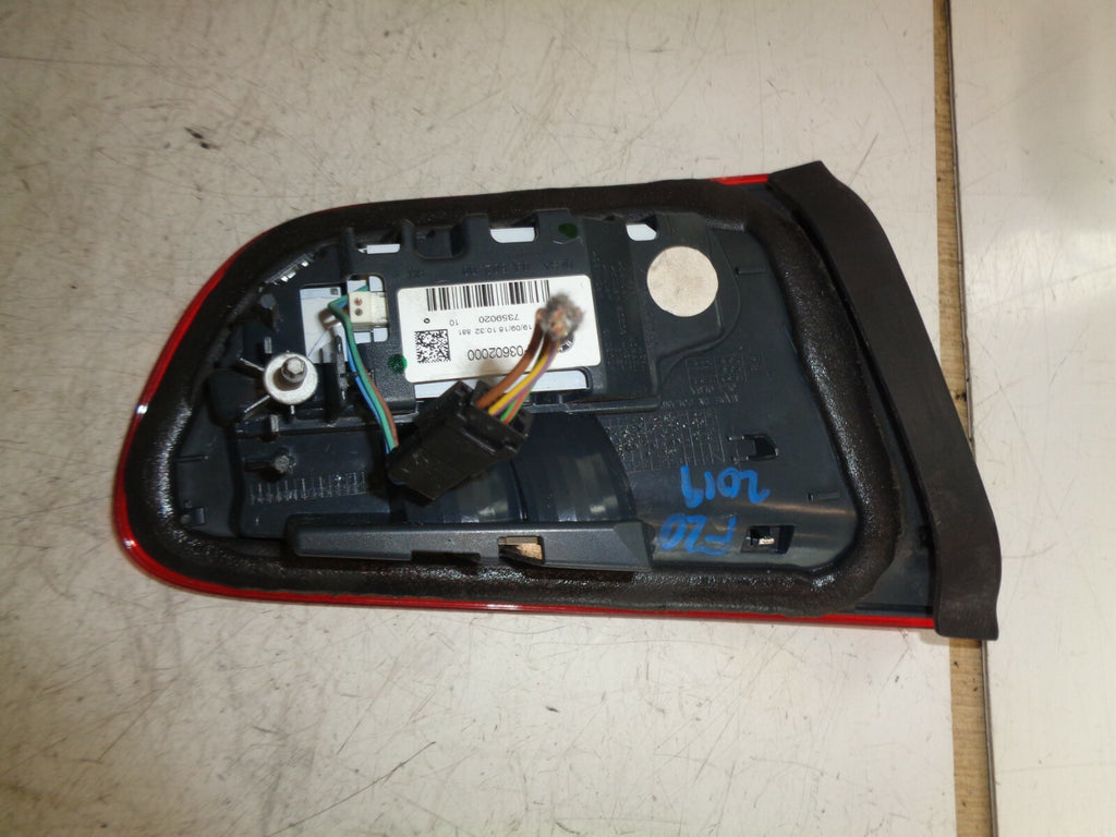 BMW 1 SERIES F20 2019 LCI OSR DRIVER SIDE REAR TAIL GATE  LIGHT 7359020