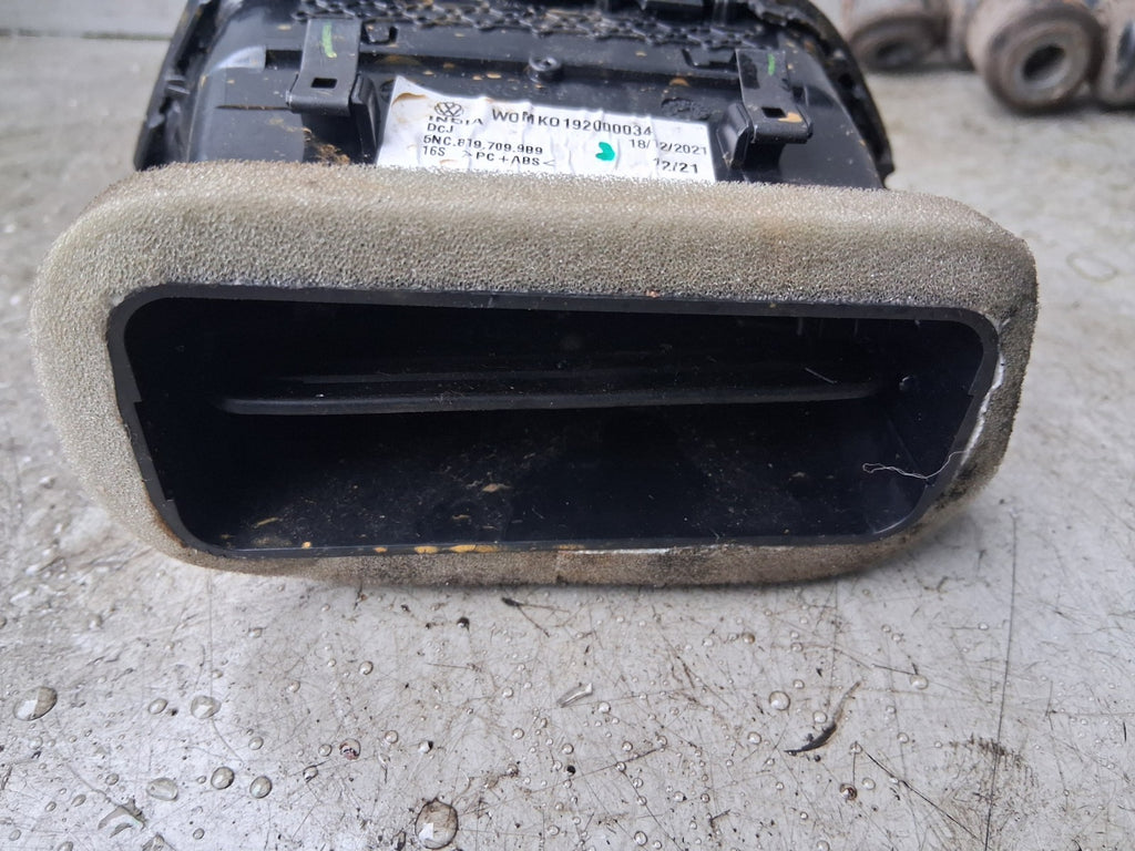 VW VOLKSWAGEN TIGUAN MK2 NSF PASSENGER SIDE FRONT LEFT AIR VENT 5NC819709