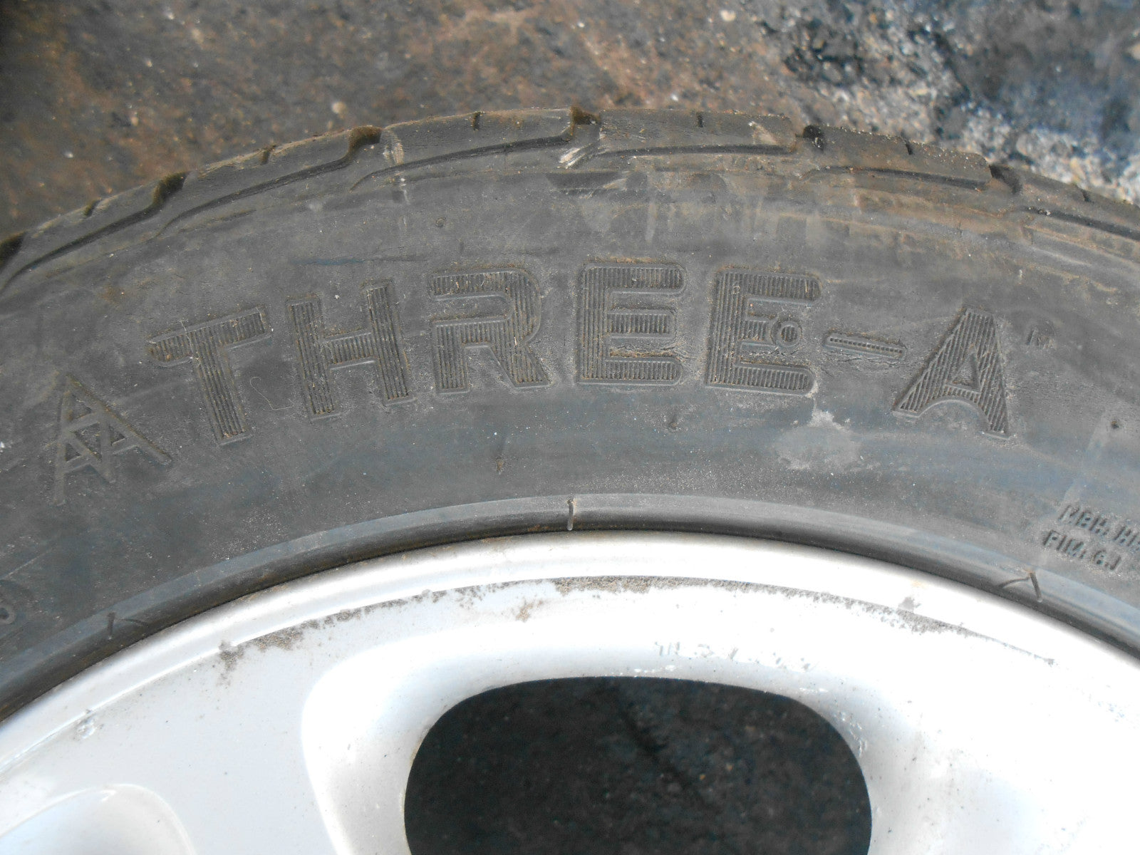 MAZDA PREMACY CP 2002 6 SPOKE 5 STUD ALUMINIUM ALLOY WHEEL 195/55 R15 REF001