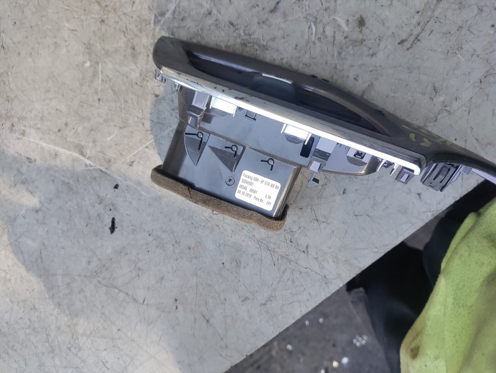 VAUXHALL CORSA E 2015 OS DRIVER SIDE AIR VENT 13384932
