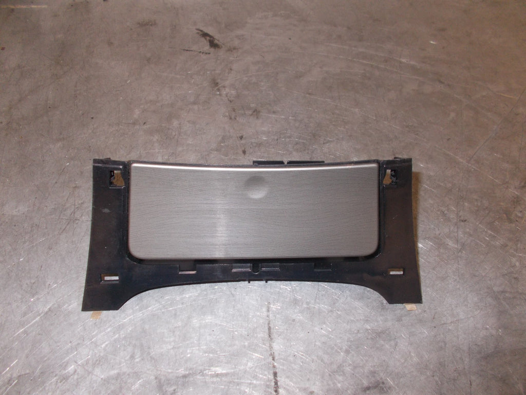 VAUXHALL INSIGNIA MK1 FRONT GREY ASHTRAY 1014648
