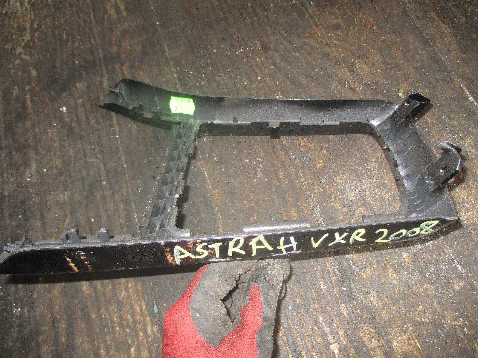 VAUXHALL ASTRA 2008 GEARSTICK SURROUND 13116962