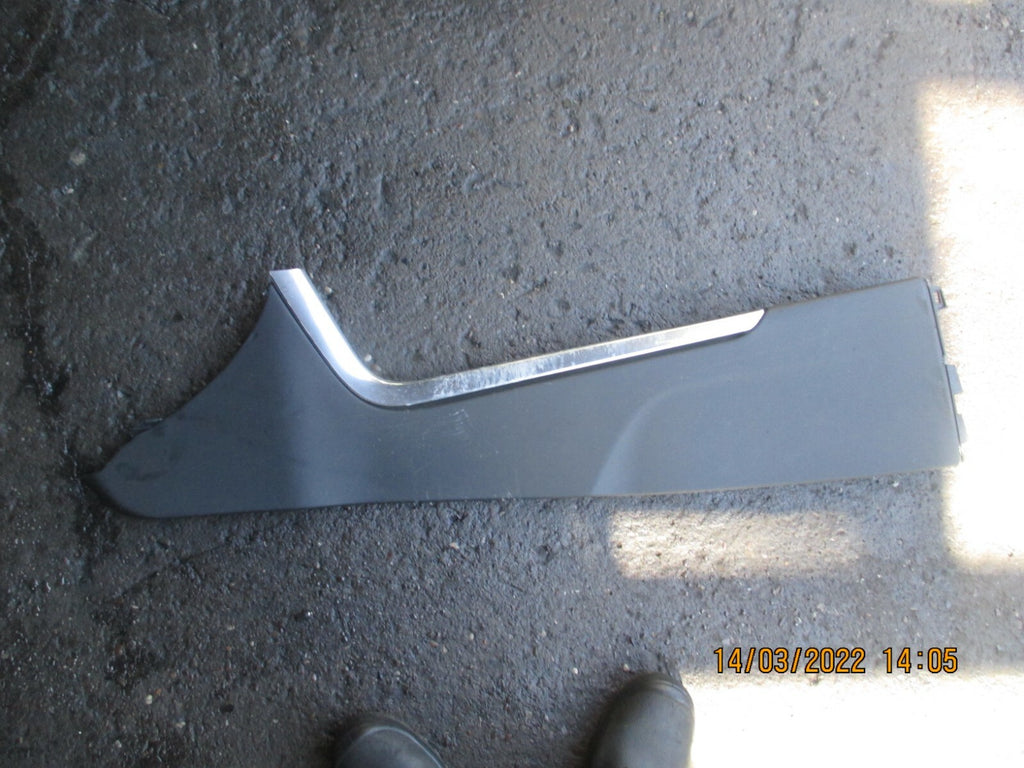 JAGUAR XE 2019 NS LEFT SIDE CENTRE CONSOLE TRIM PANEL LX73-045M10-AA