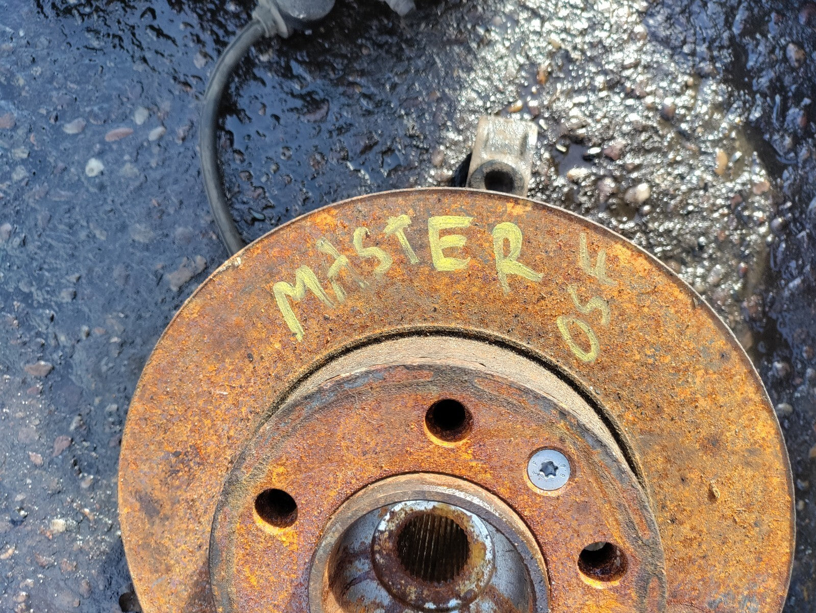 2013 RENAULT MASTER MK3 2.3 DIESEL OSF DRIVER SIDE WHEEL HUB