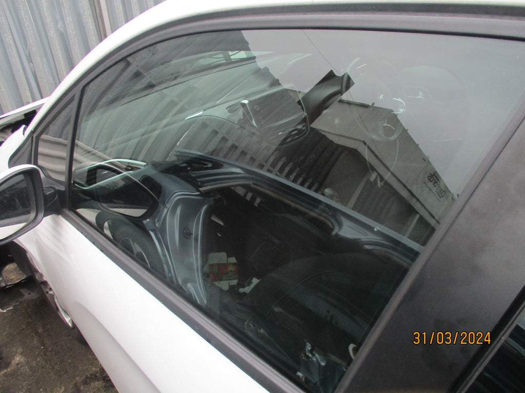 PEUGEOT 208 2016 3 DOOR NS PASSENGER SIDE DOOR WINDOW GLASS ONLY