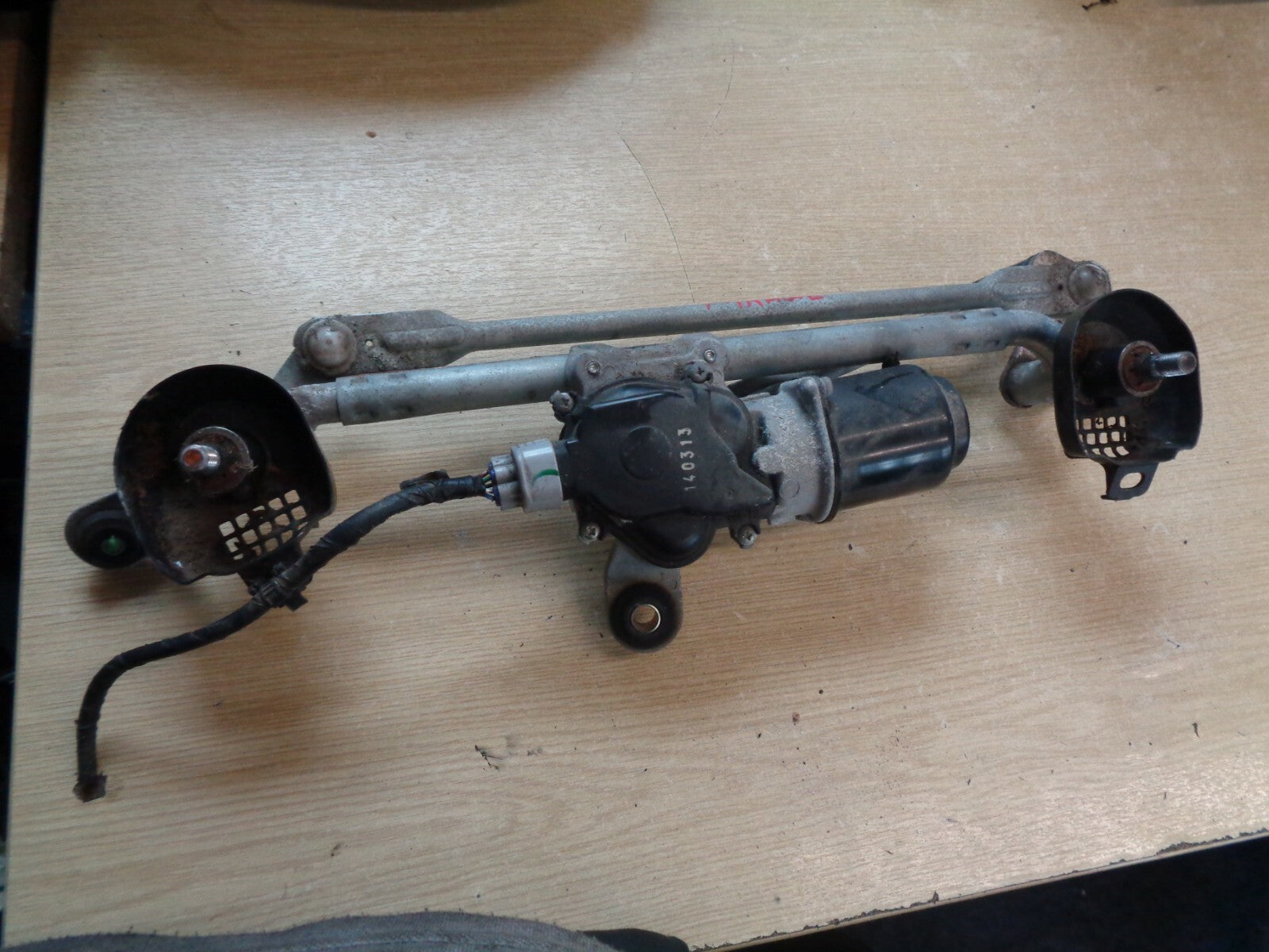 MITSUBISHI MIRAGE 3 FRONT WIPER MOTOR AND LINKAGE