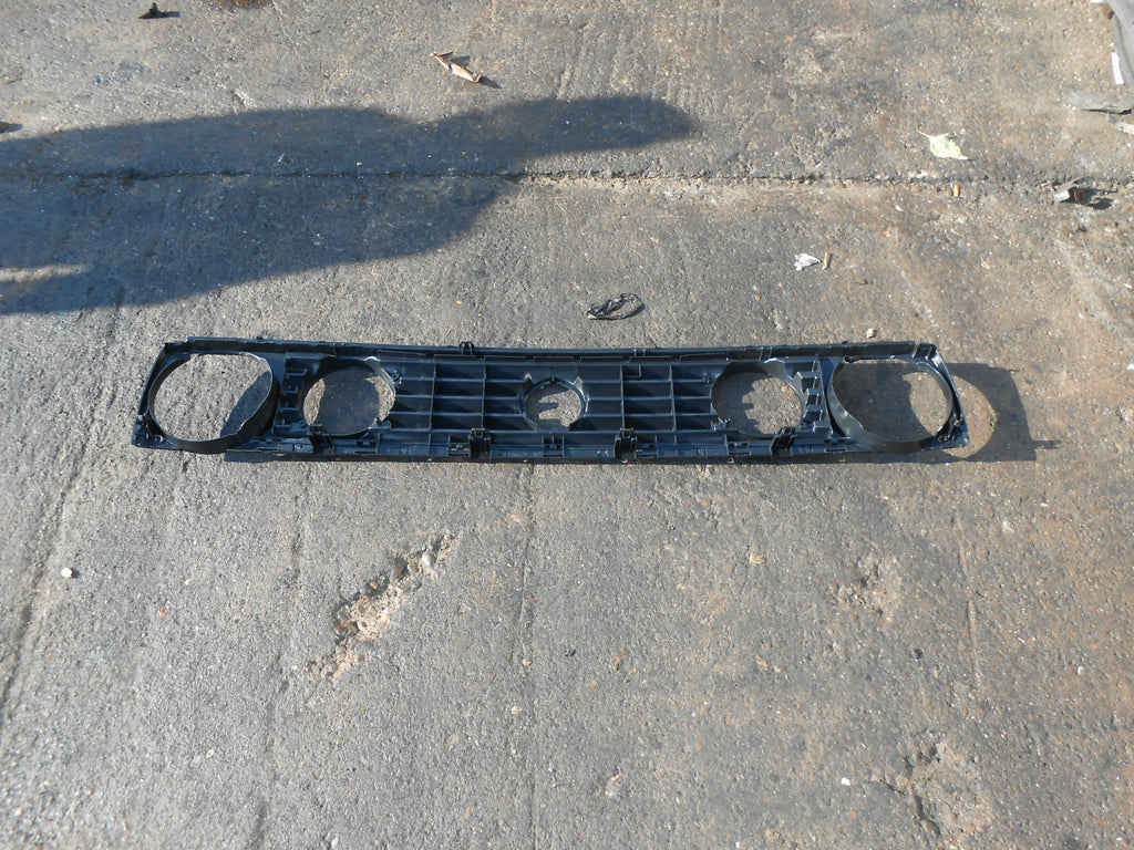 VOLKSWAGEN VW GOLF MK2 X 7 TWIN HEADLIGHT STYLE GRILL GRILLE DAMAGED JOB LOT