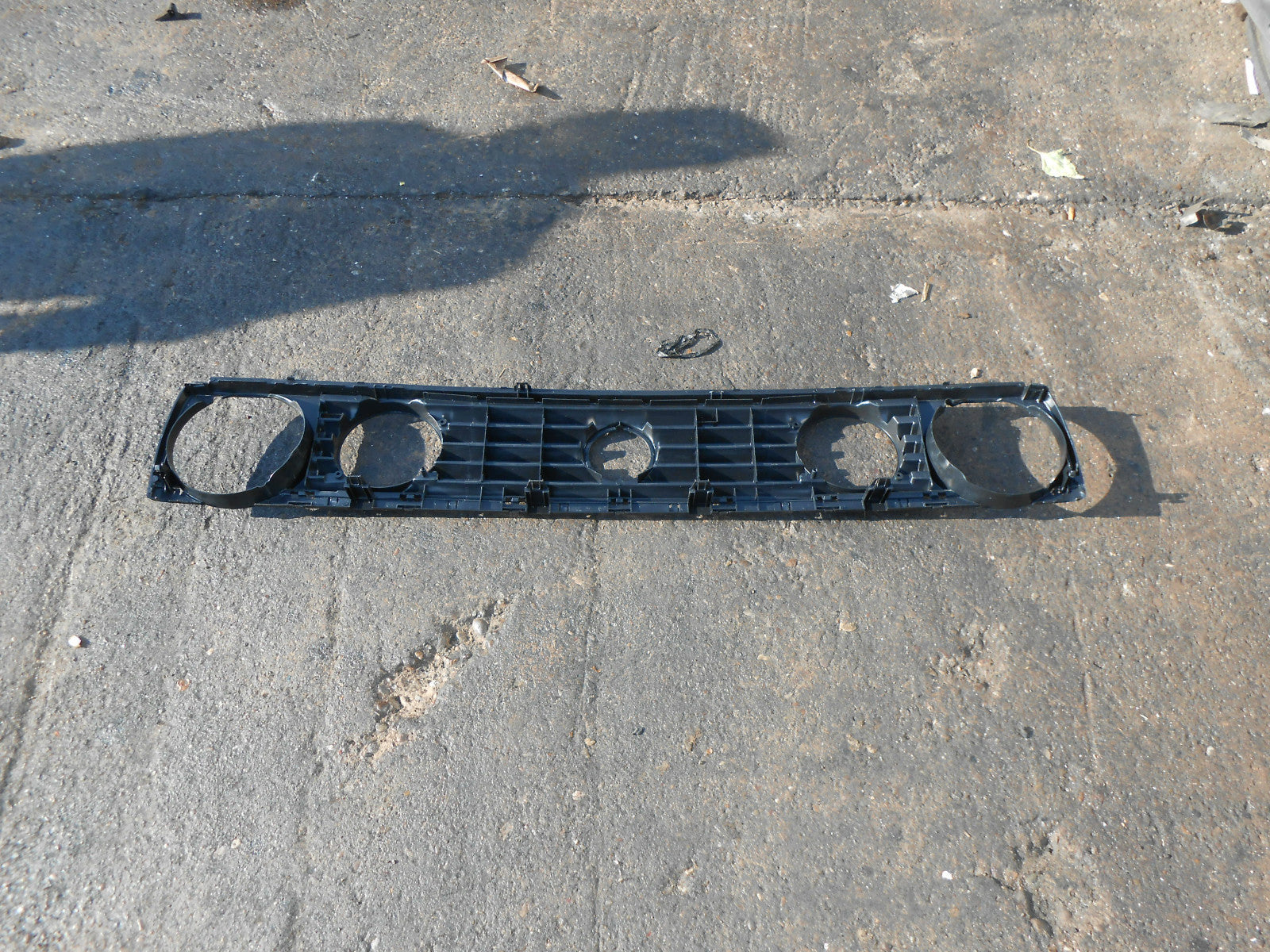 VOLKSWAGEN VW GOLF MK2 X 7 TWIN HEADLIGHT STYLE GRILL GRILLE DAMAGED JOB LOT