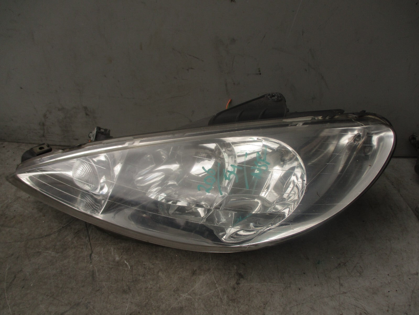 2005 PEUGEOT 206 NSF PASSENGER SIDE FRONT LEFT HEADLIGHT LAMP 9630869780
