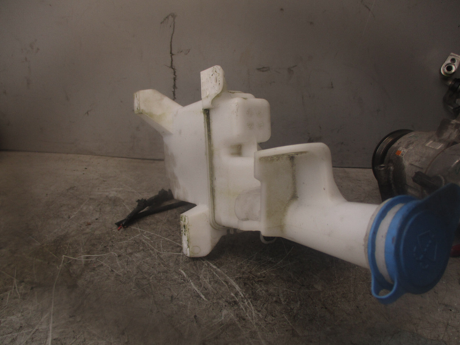 2020  SUZUKI SWIFT MK4 WASHER BOTTLE TANK
