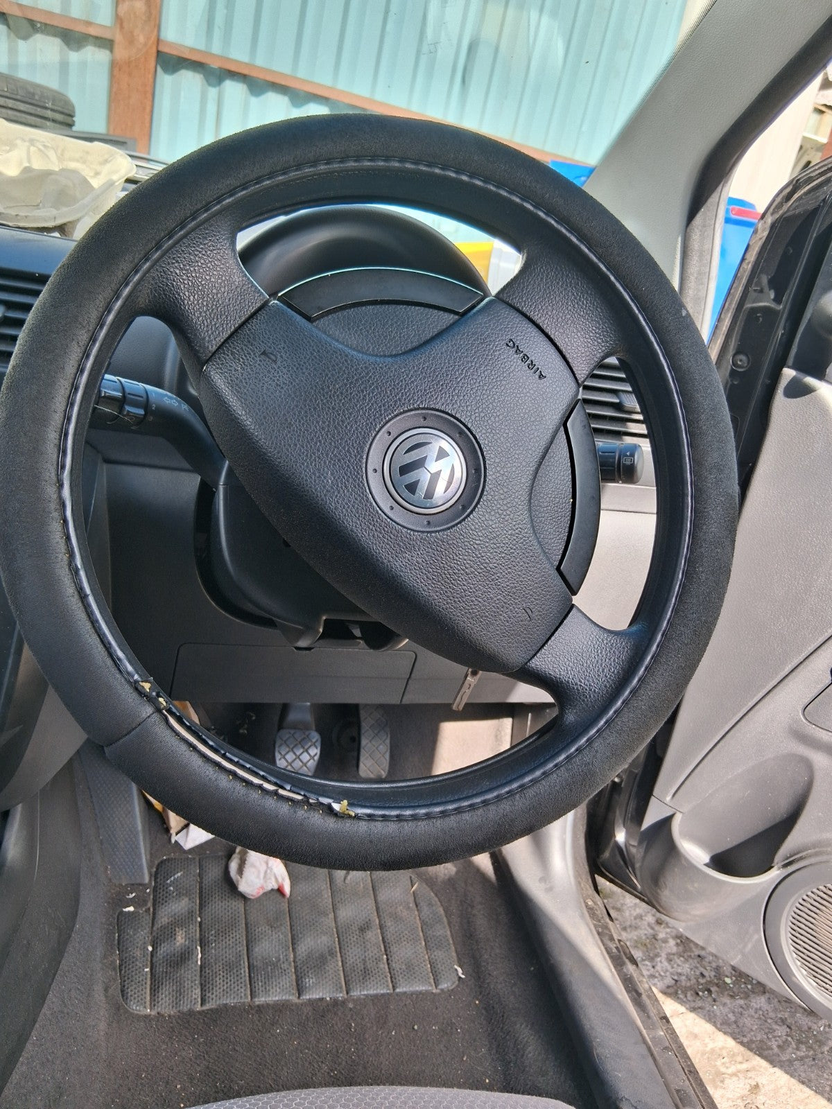 2011 VW VOLKSWAGEN FOX 3 DOOR STEERING WHEEL WITHOUT AIRBAG BLACK