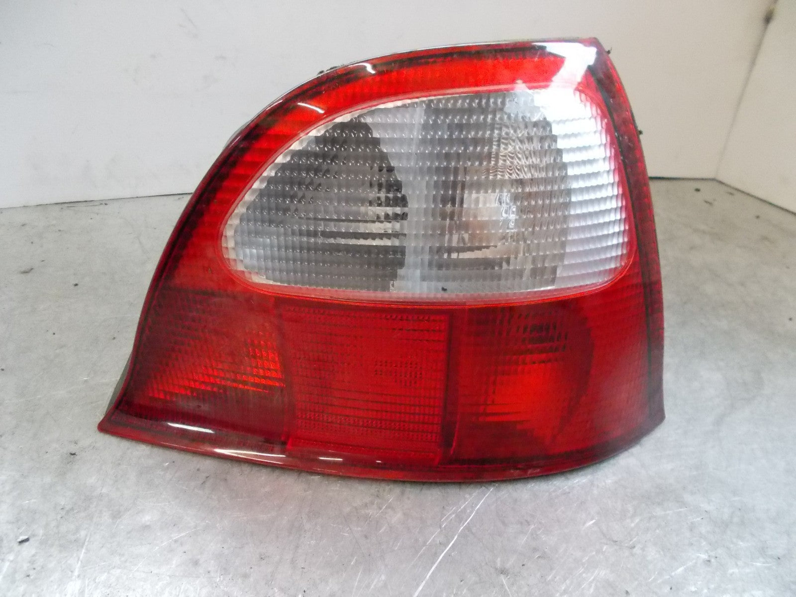 2002 MG ZR ROVER 75  OSR DRIVERS SIDE REAR LIGHTS