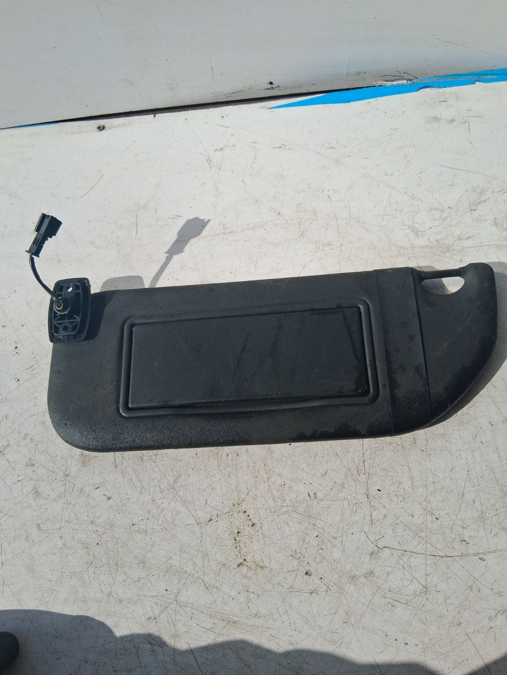 2012 CITROEN DS3 NSF PASSENGER SIDE FRONT SUN VISOR BLACK