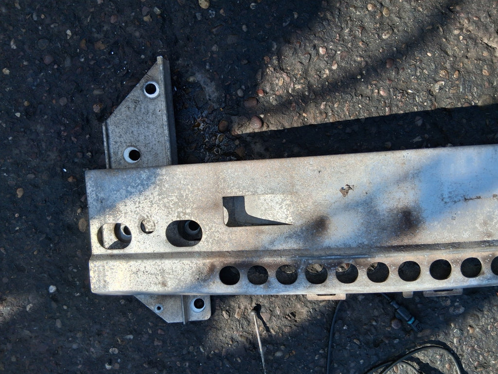 2003 BMW MINI COOPER R50 FRONT BUMPER CRASH BAR REINFORCEMENT BAR