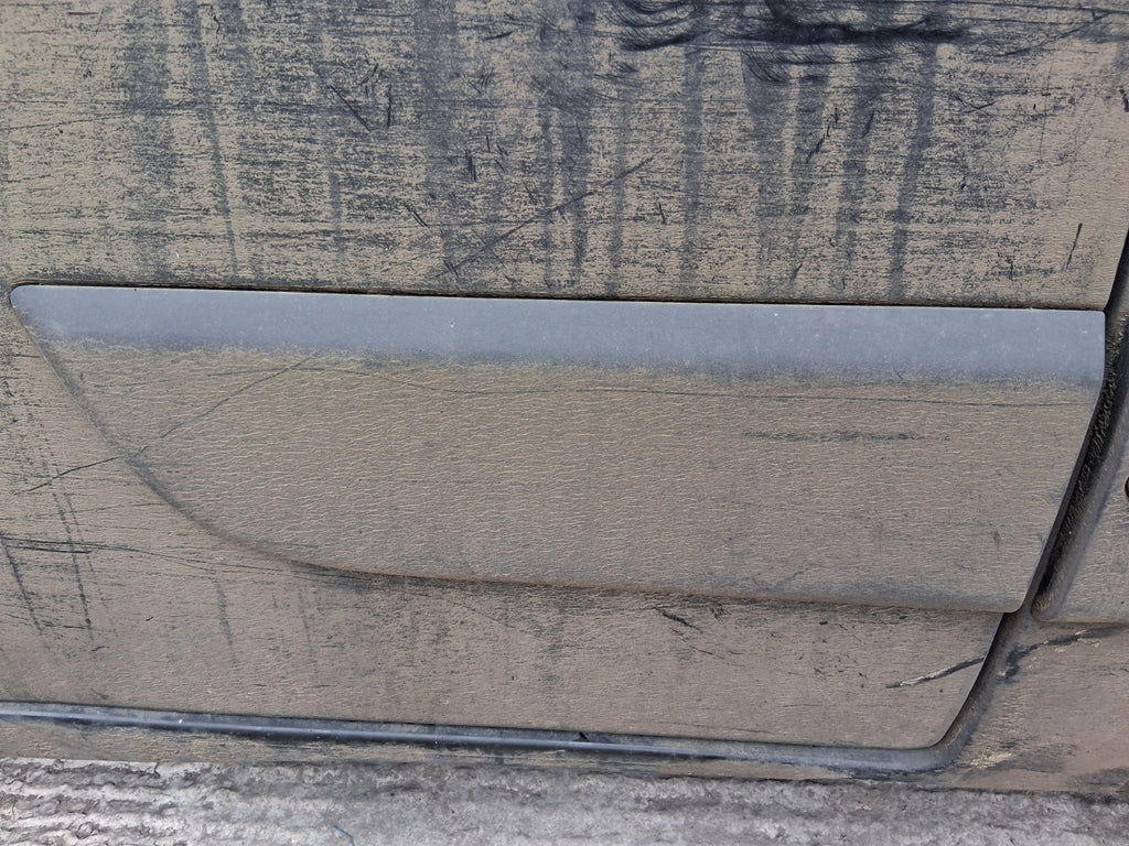 2021 NISSAN NV400 MK1 NSF PASSENGER SIDE FRONT LEFT DOOR TRIM MOULDING