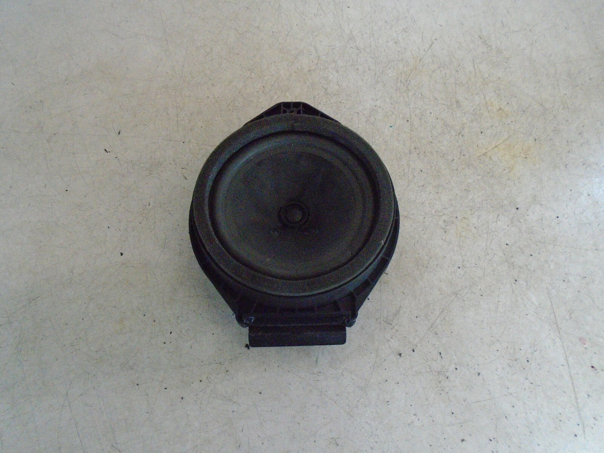 VAUXHALL VIVA 2017 OSF DRIVER SIDE FRONT DOOR SPEAKER 94524918