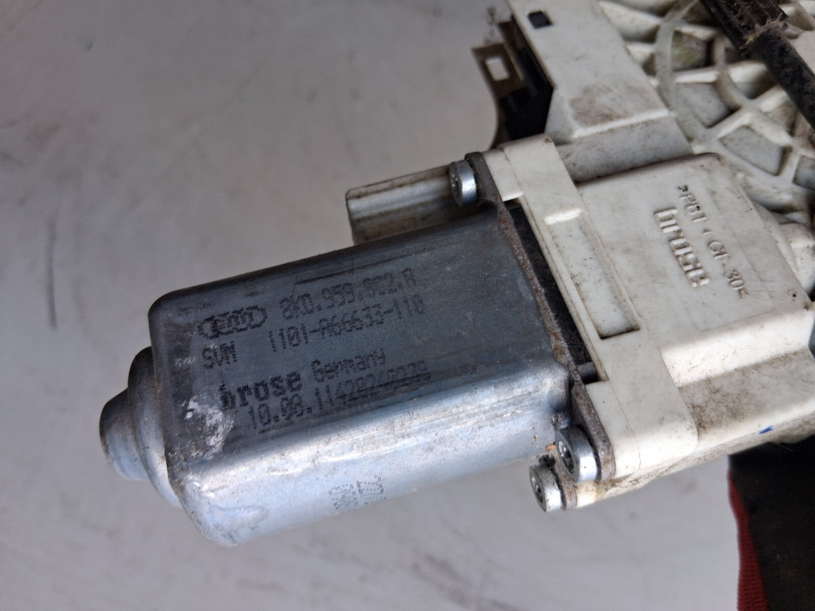 2011 AUDI A4 CENTRE OSF DRIVER SIDE FRONT WINDOW MOTOR & REGULATOR 8K0959802R