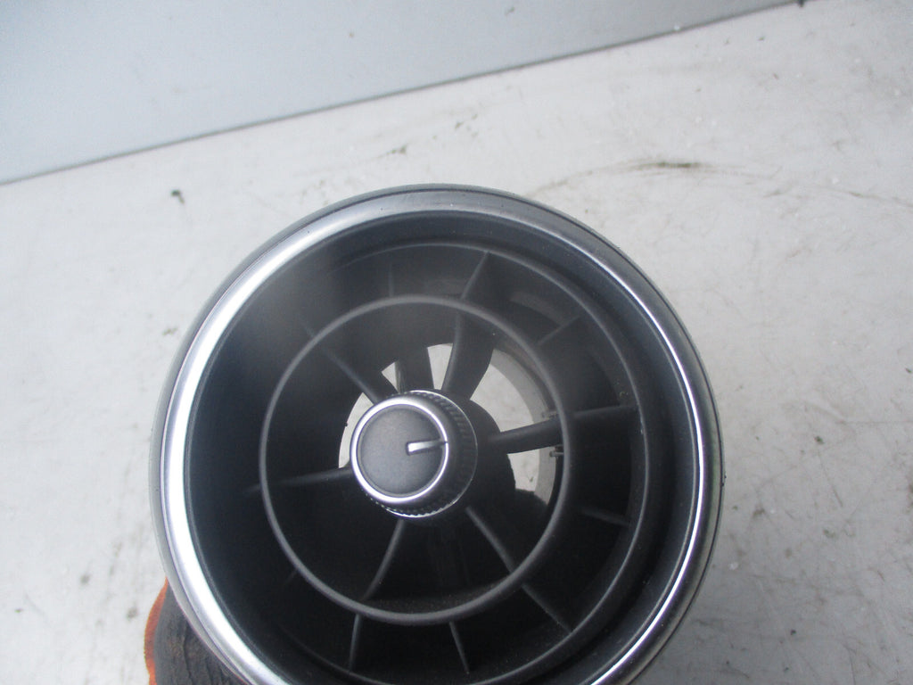 AUDI A1 8X 2011 DASHBOARD AIR VENT 8X2820902