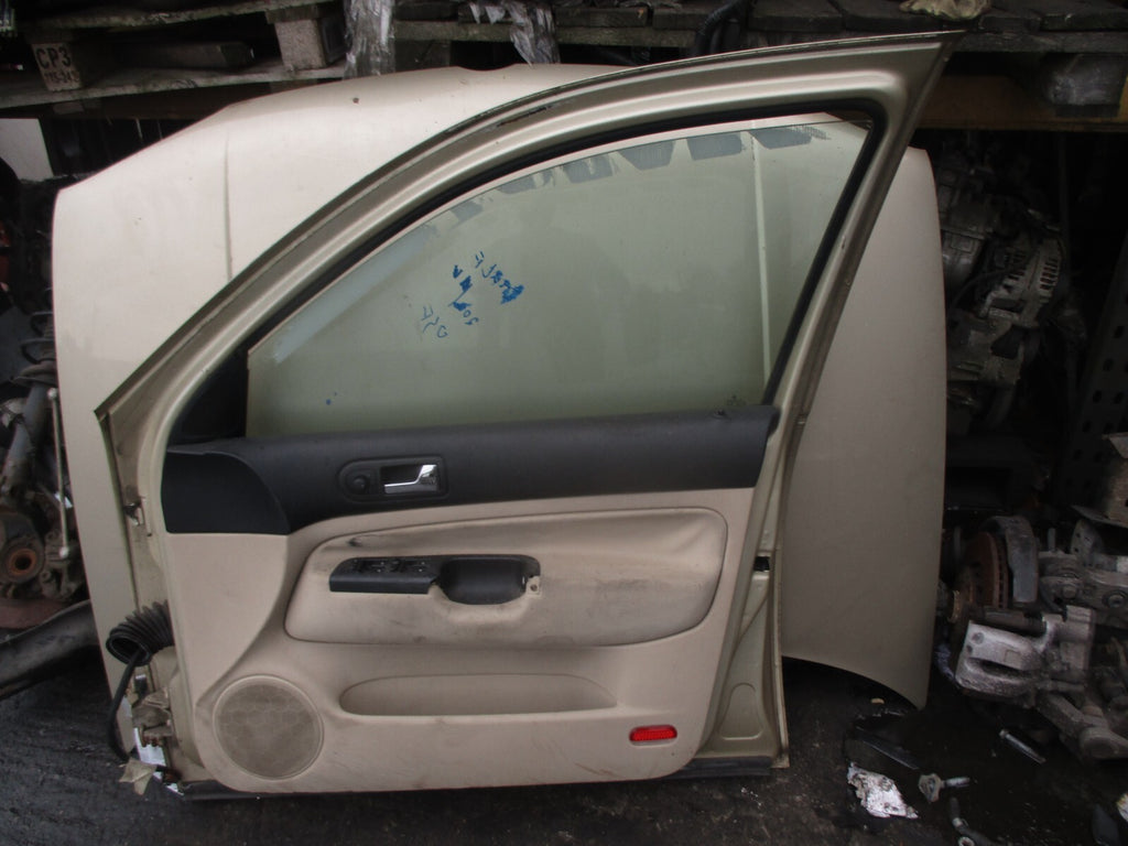 2001 VOLKSWAGEN GOLF MK4 OSF DRIVER SIDE FRONT RIGHT COMPLETE DOOR BEIGE