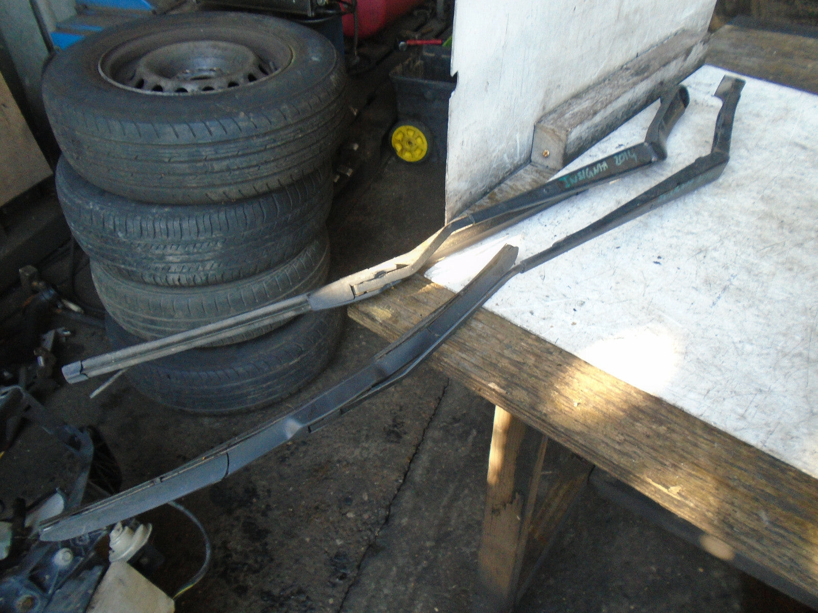 VAUXHALL INSIGNIA A 2014 FRONT WINDSCREEN WIPER ARM & BLADE