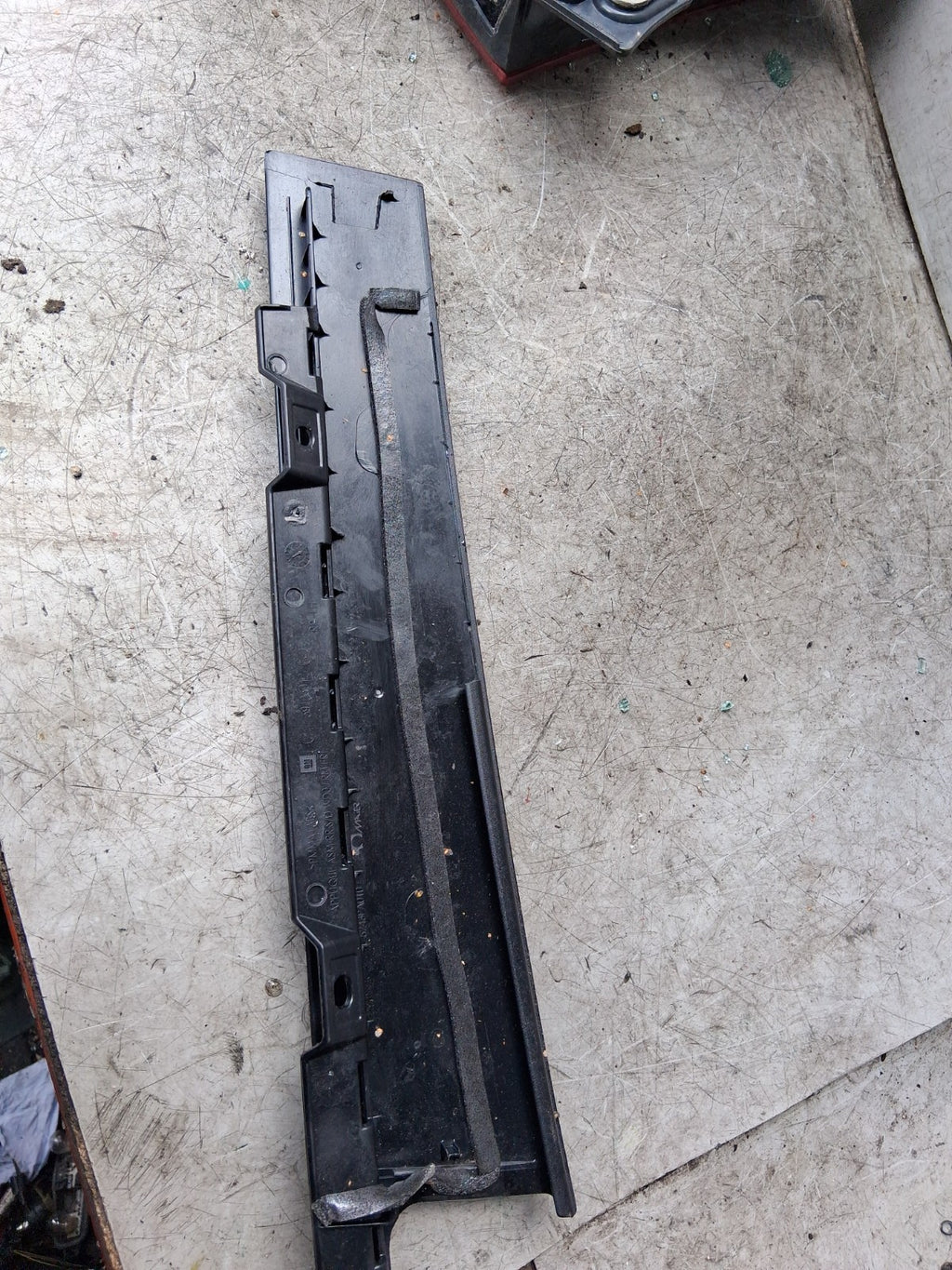 VAUXHALL SIDE SLIDING DOOR MOULDING TRIM 39123012