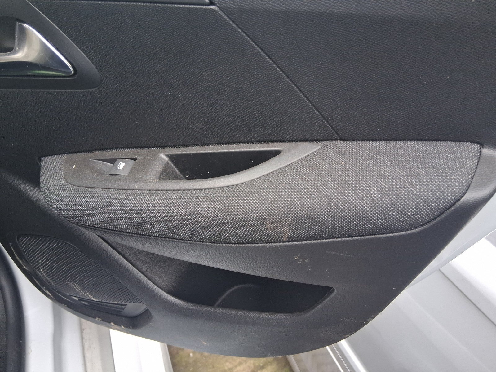 2025 PEUGEOT 208 MK2 OSR DRIVER SIDE REAR DOOR WINDOW SWITCH