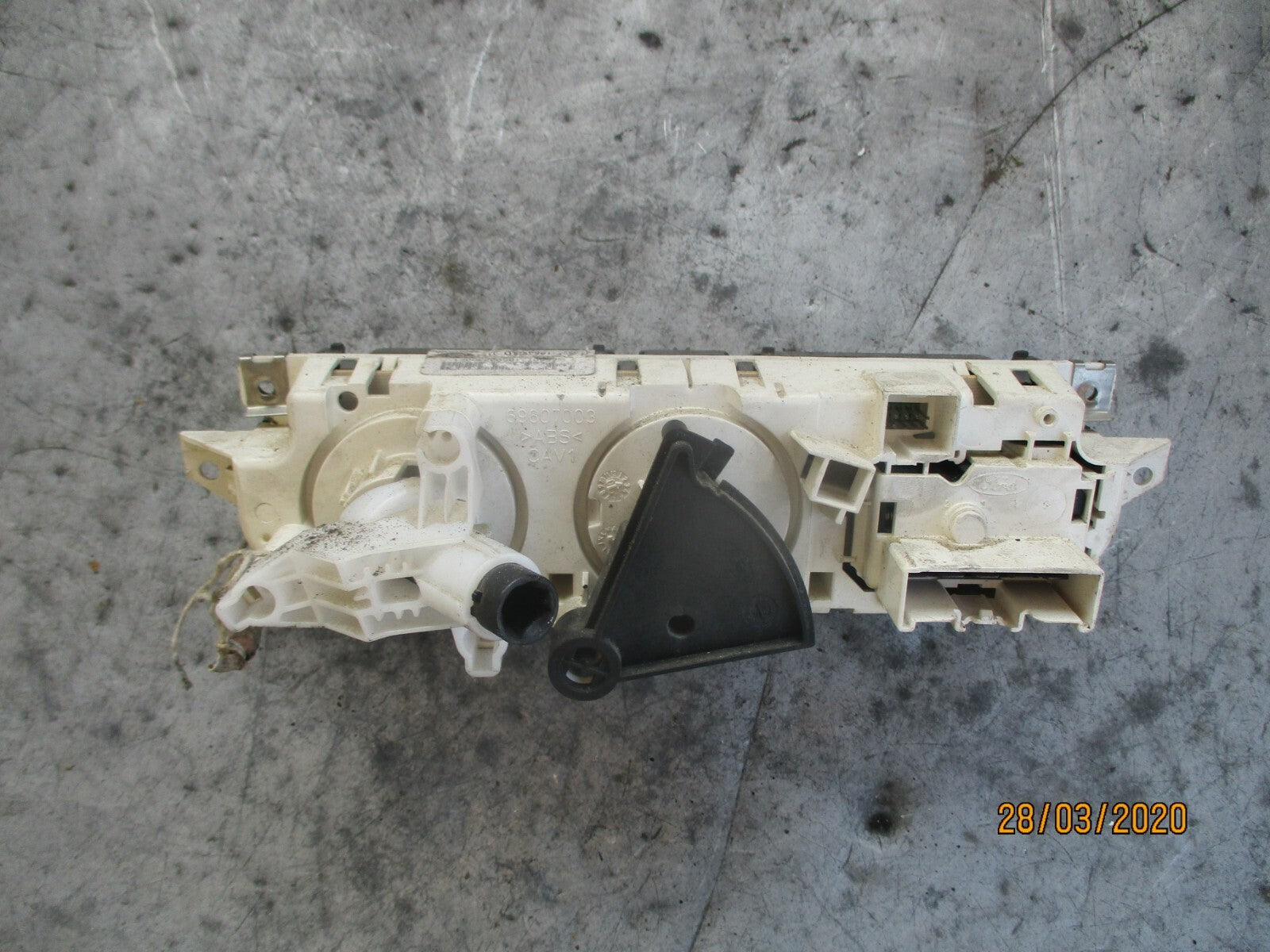 FORD FOCUS MK2 2007 CLIMATE CONTROL HEATER SWITCHES PANEL 3M5T19980AD