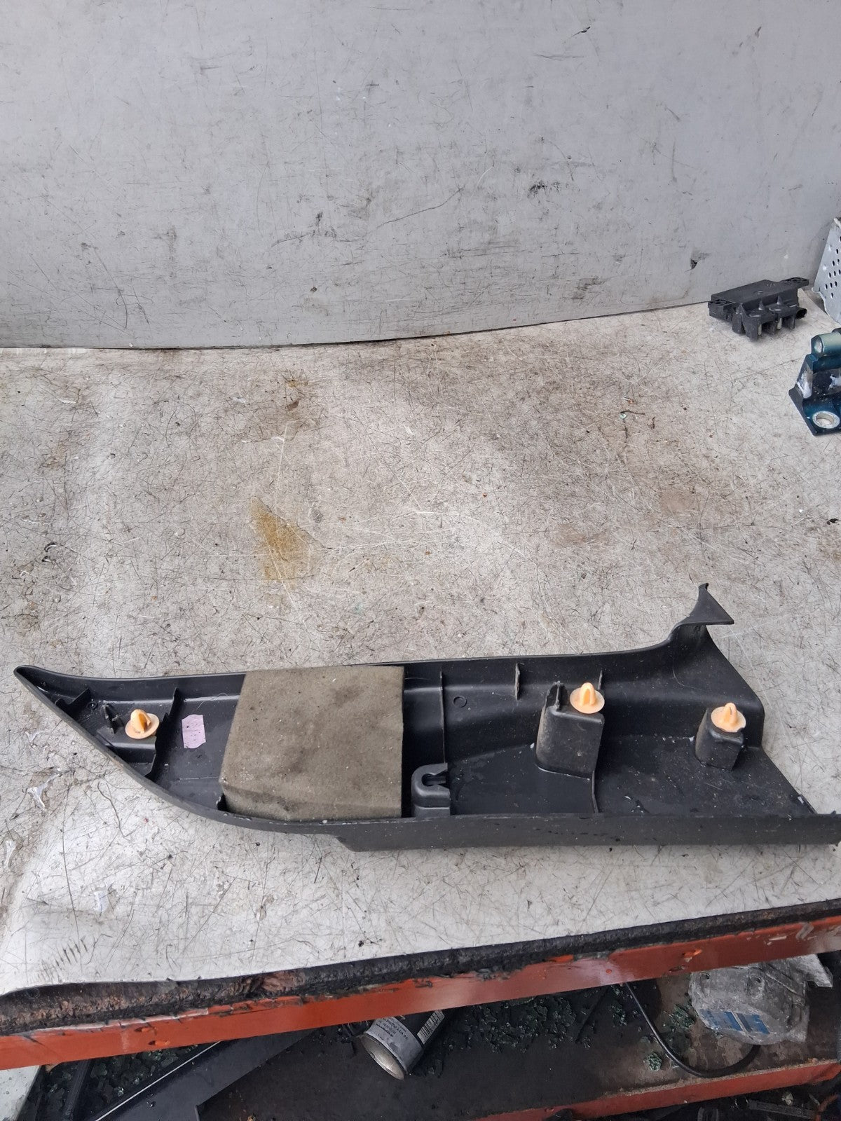 2019 RENAULT MASTER LEFT SIDE B PILLAR TRIM COVER PANEL 202930009R