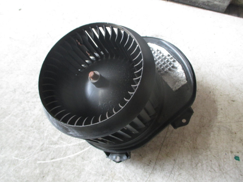 MERCEDES BENZ CLA 2018 HEATER AIR BLOWER MOTOR FAN A2469062501