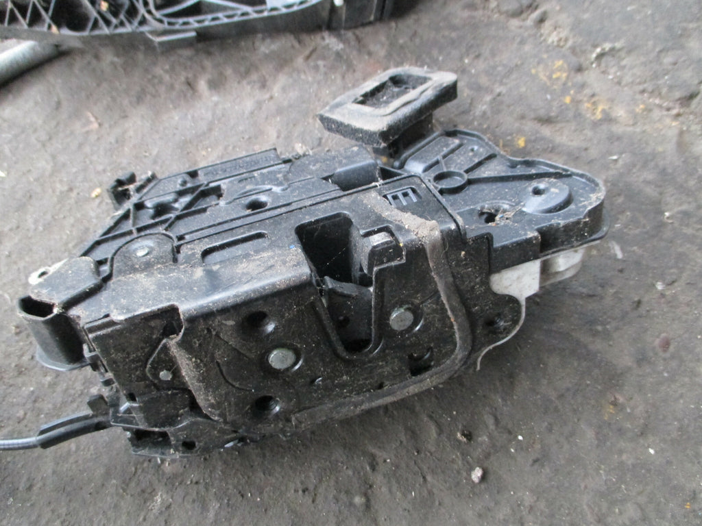 VW VOLKSWAGEN GOLF MK7 2013 OSF DRIVER SIDE FRONT DOOR LOCK MECHANISM 5K2837016D