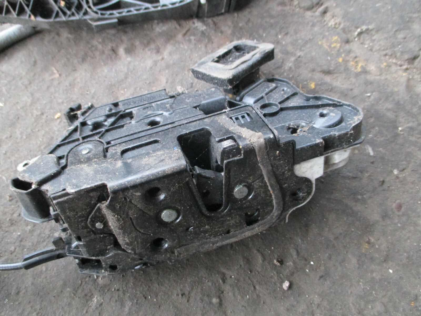 VW VOLKSWAGEN GOLF MK7 2013 OSF DRIVER SIDE FRONT DOOR LOCK MECHANISM 5K2837016D