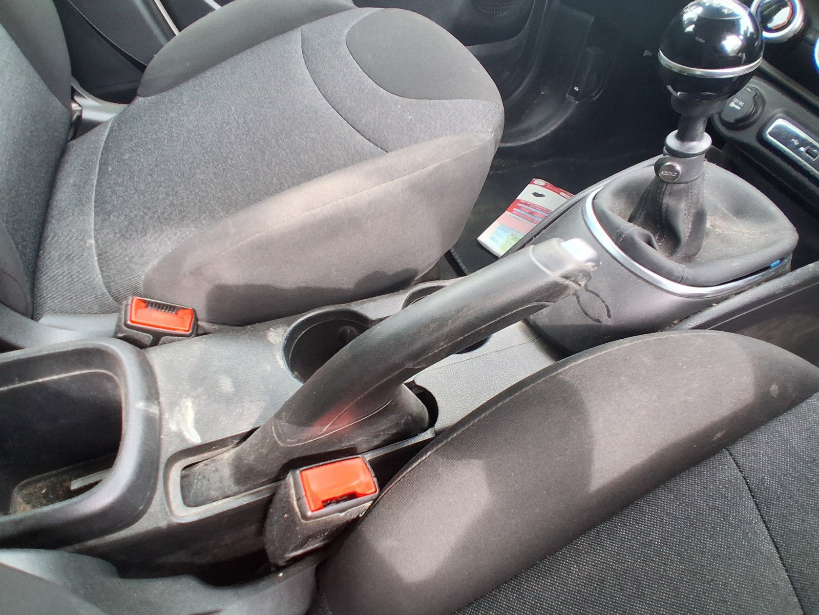 2019 FIAT 500L URBAN HATCH MANUAL PARKING HANDBRAKE LEVER MECHANISM