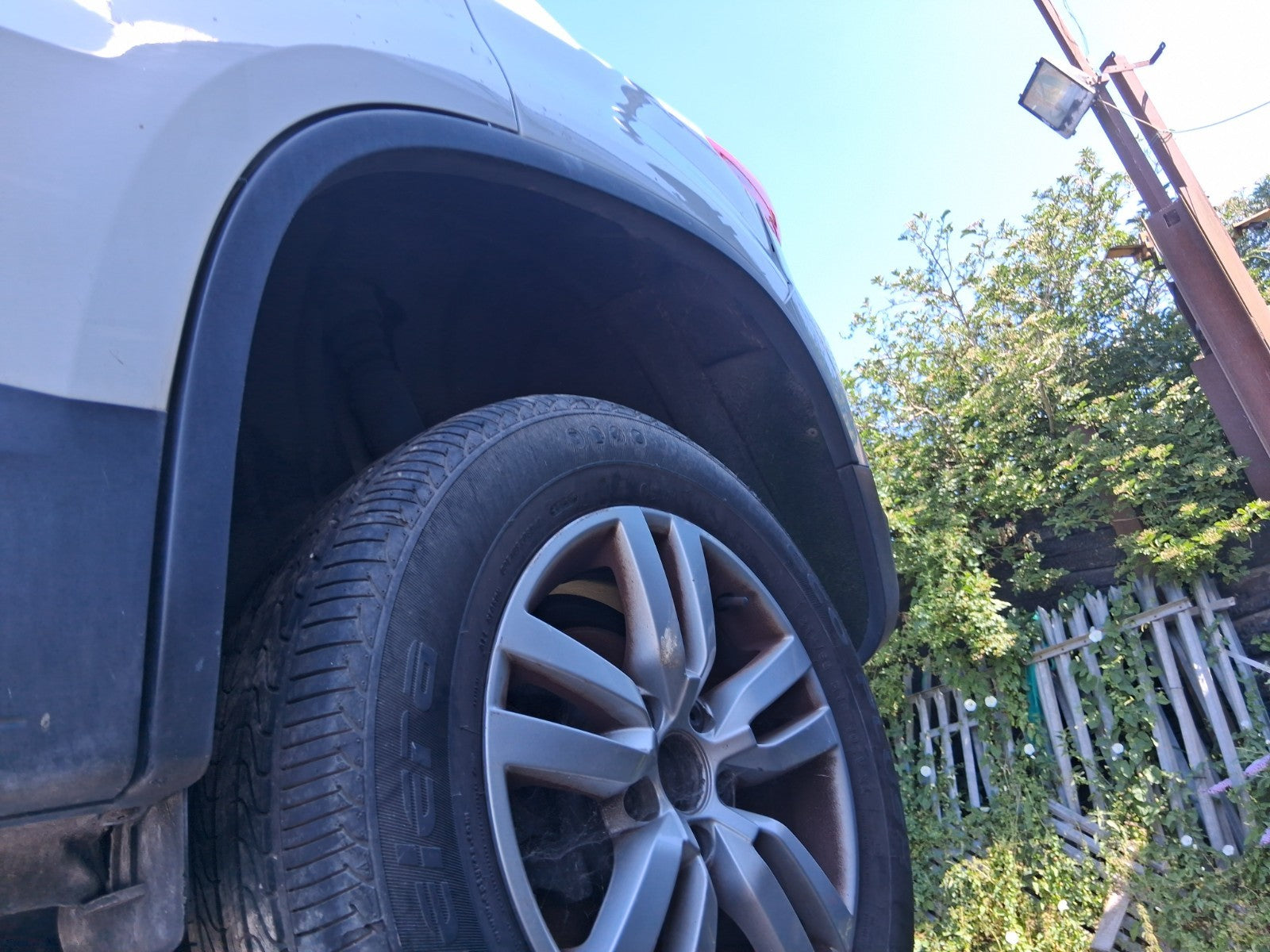 2013 VW VOLKSWAGEN TIGUAN OSF DRIVER SIDE FRONT WHEEL ARCH TRIM