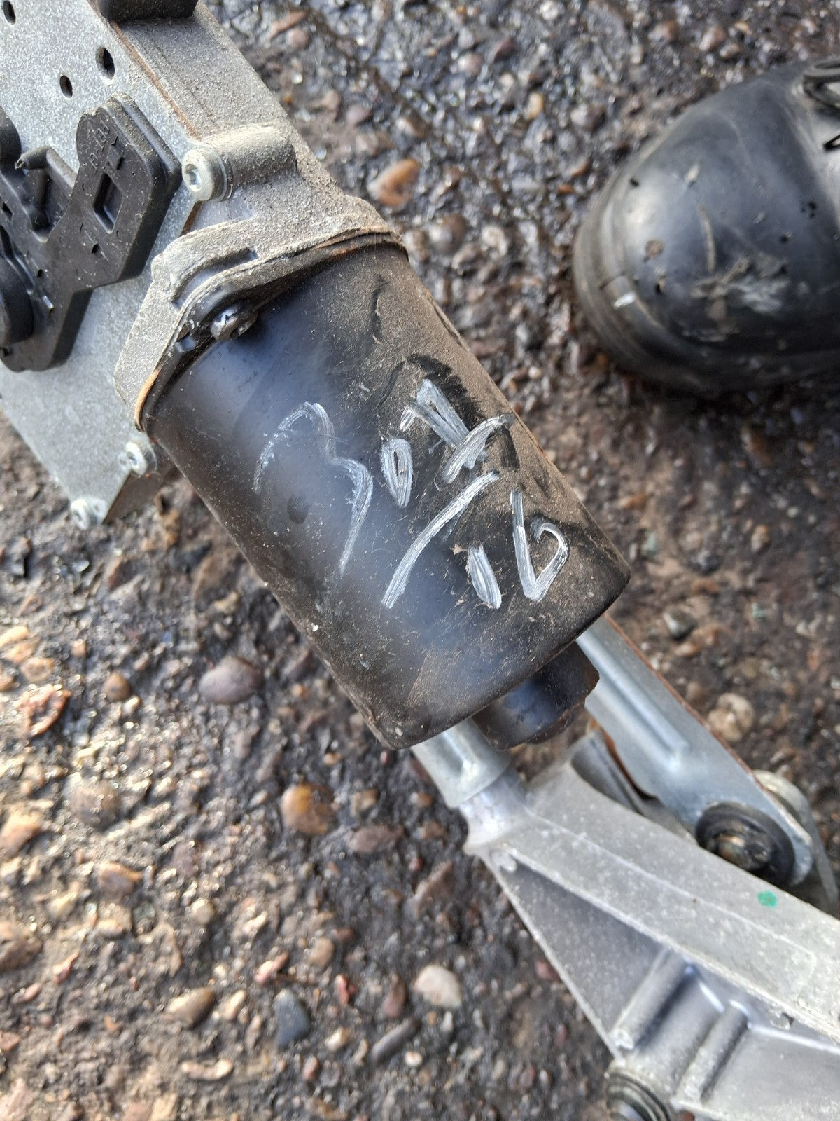 2006 PEUGEOT 307 FRONT WINDSCREEN WIPER MOTOR & LINKAGE 404638